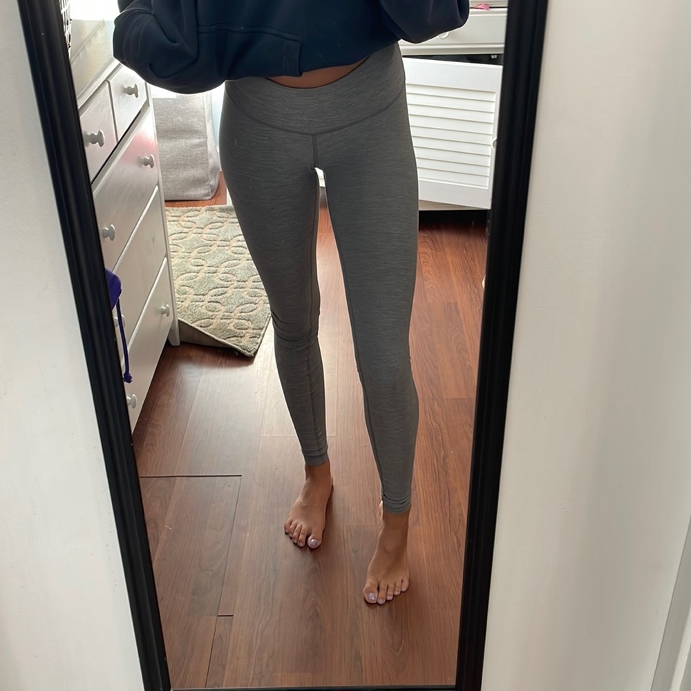 Light grey Lululemon leggings
